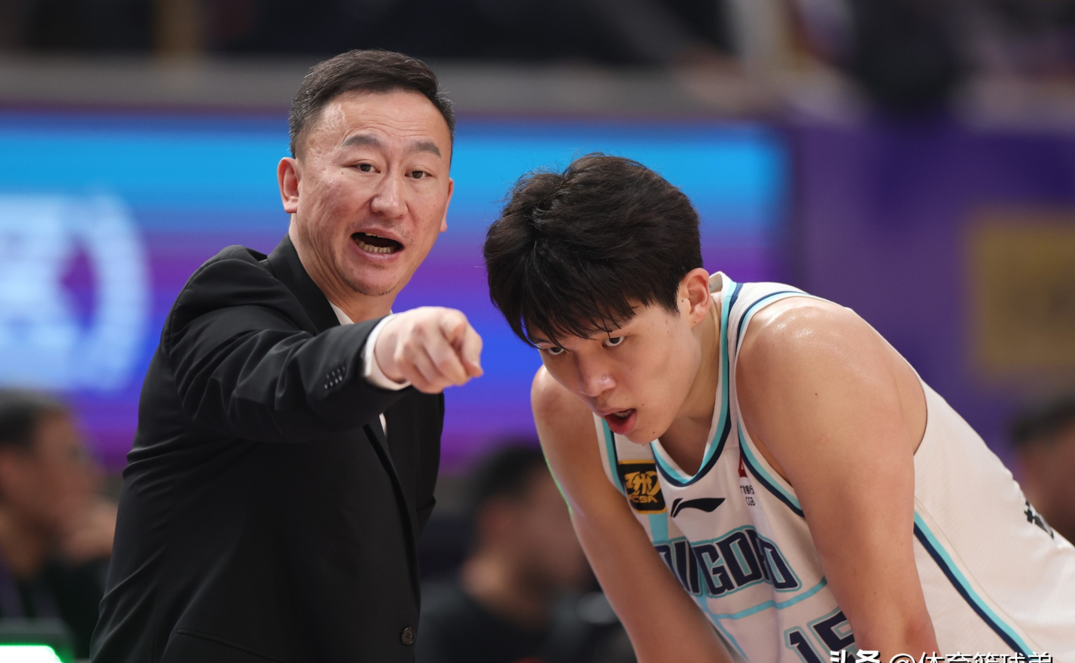 芝加哥公牛迎NBA季后赛关键赛,集结日队长鼓劲,质疑声仍在,资深球员宣示担当的简单介绍 芝加哥公牛迎NBA季后赛关键赛,集结日队长鼓劲,质疑声仍在,资深球员宣示担当的简单介绍